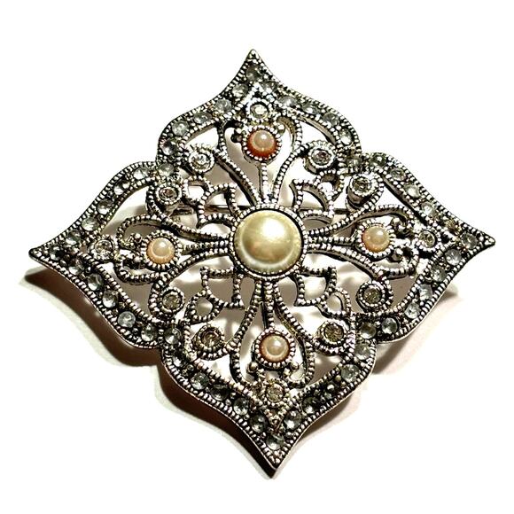 Silver filigree style brooch square faux pearls ornate vintage Edwardian look - Picture 1 of 5